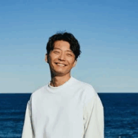 暑い。日傘と日焼け止め大事。